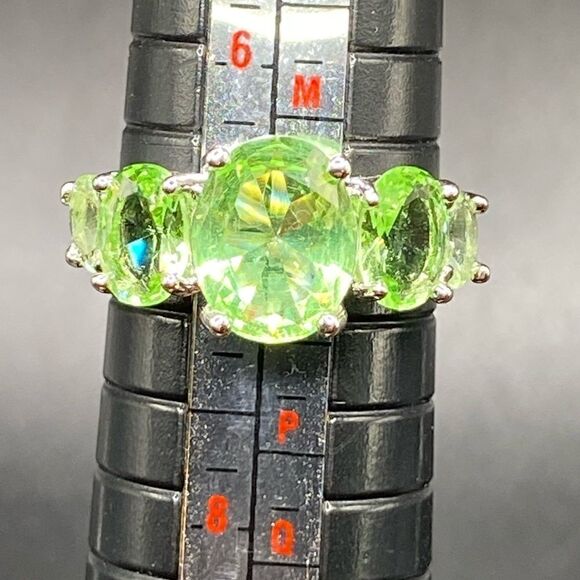 Sterling silver marked 925 five stone green ring peridot August birthstone - Picture 12 of 14